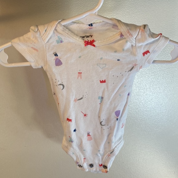Newborn baby girl short sleeve onesies lot - Picture 2 of 4